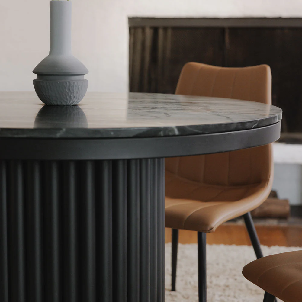 Lunor Dining Table - Image 5